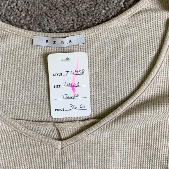 Ezra open shoulder flowy top - Picture 2 of 5